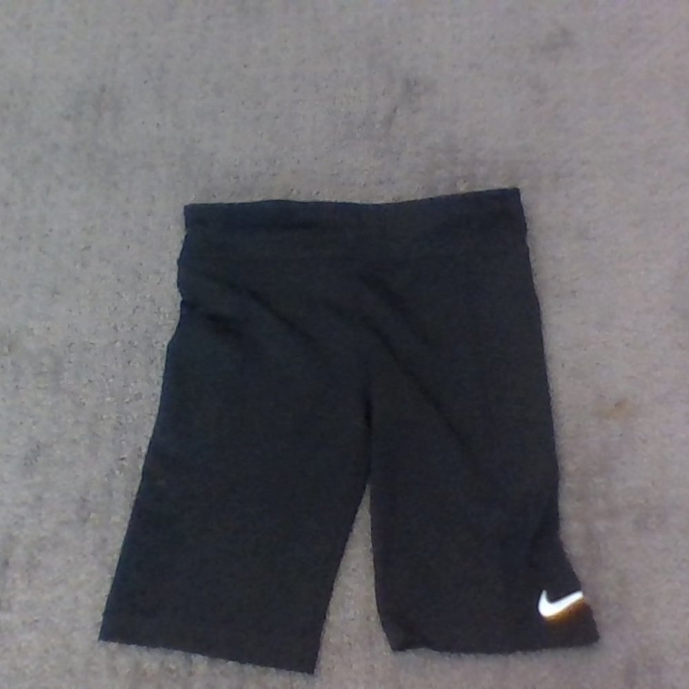 Girls Nike biker shorts